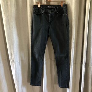 Black Levi's skinny jeans